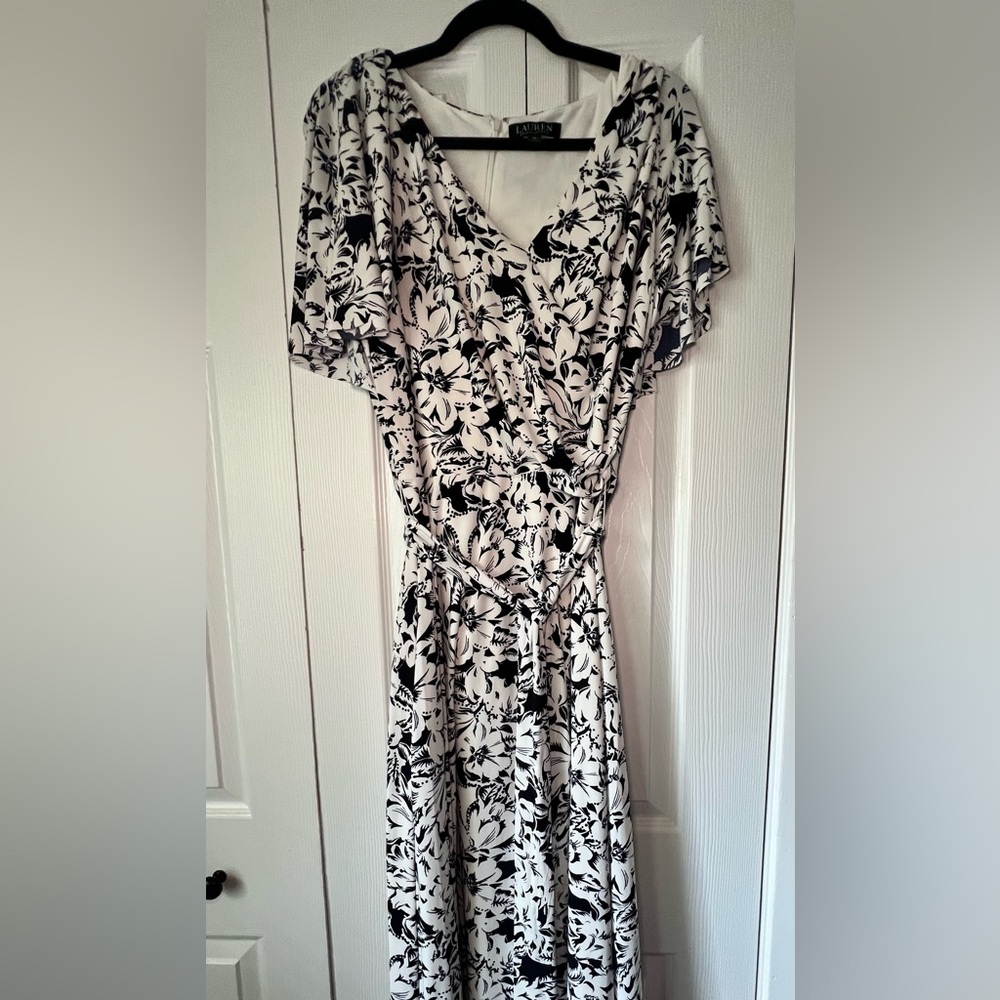 Lauren  Ralph Lauren Navy and White V-Neck Tie-Waist Midi Dress - Size 14